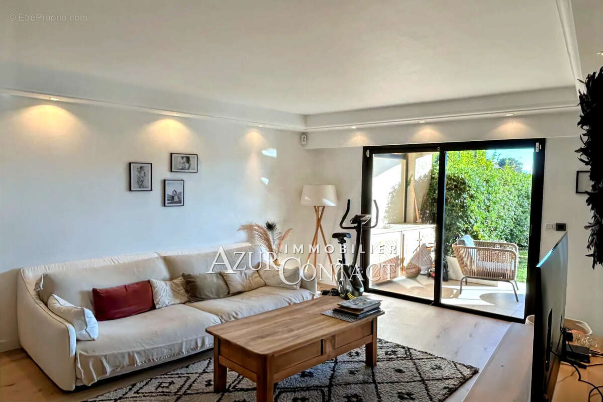 Appartement à MOUGINS