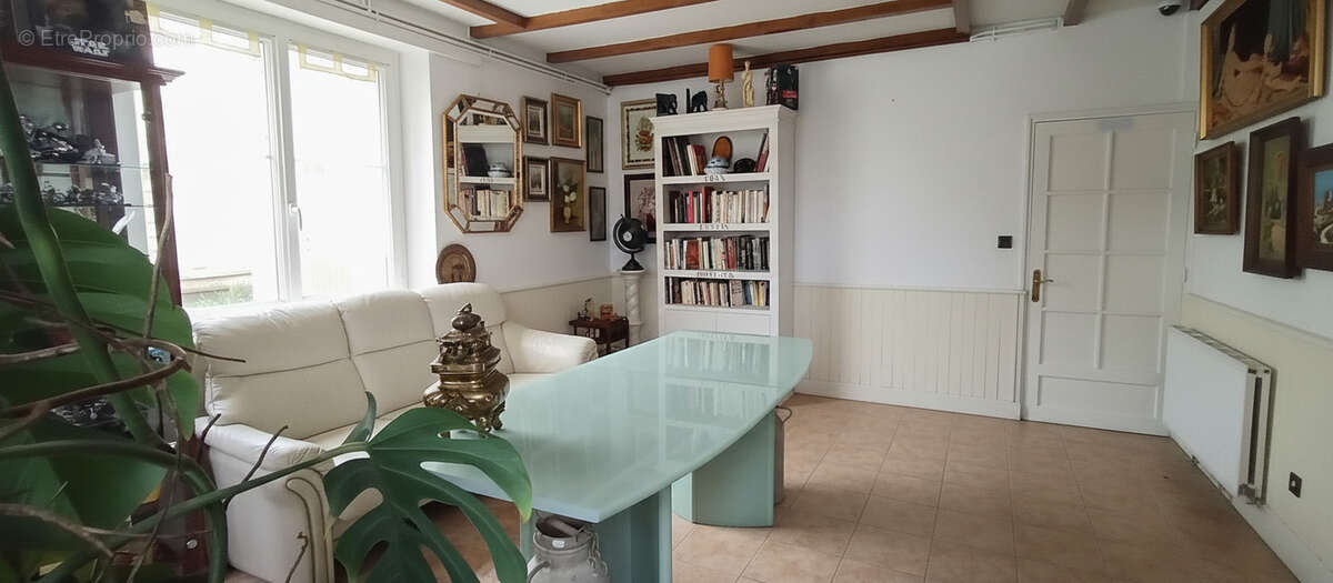 Maison à LA VARENNE