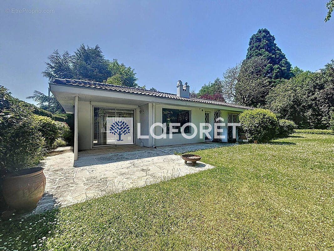 Maison à FEUCHEROLLES