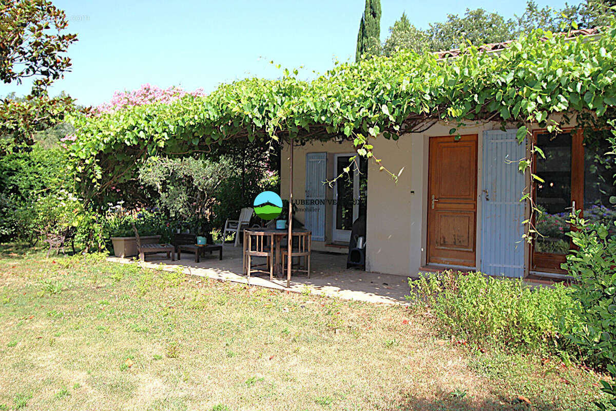Maison de plain-pied 127 m² ? Jardin arboré, grand garage et environnement privilégié - photo 2