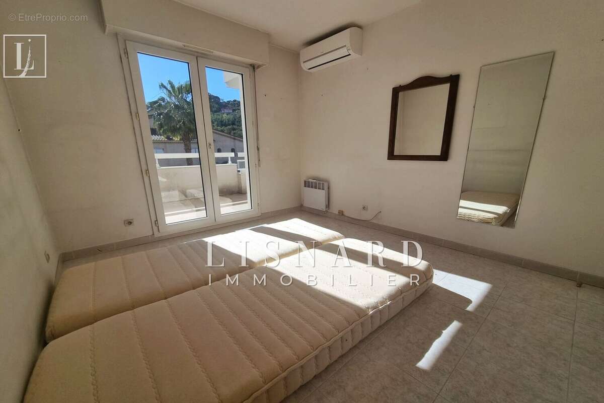 Appartement à VALLAURIS
