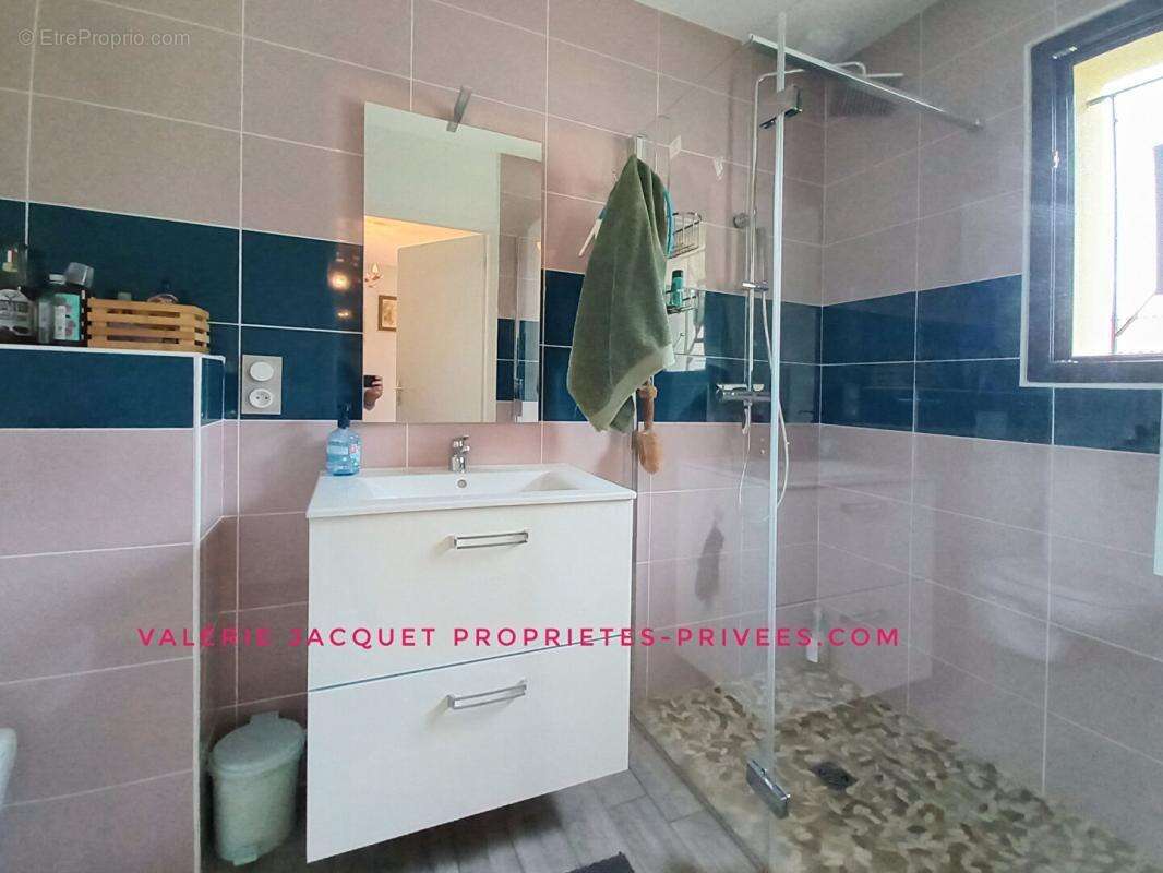 Maison à SAINT-SEURIN-SUR-L&#039;ISLE