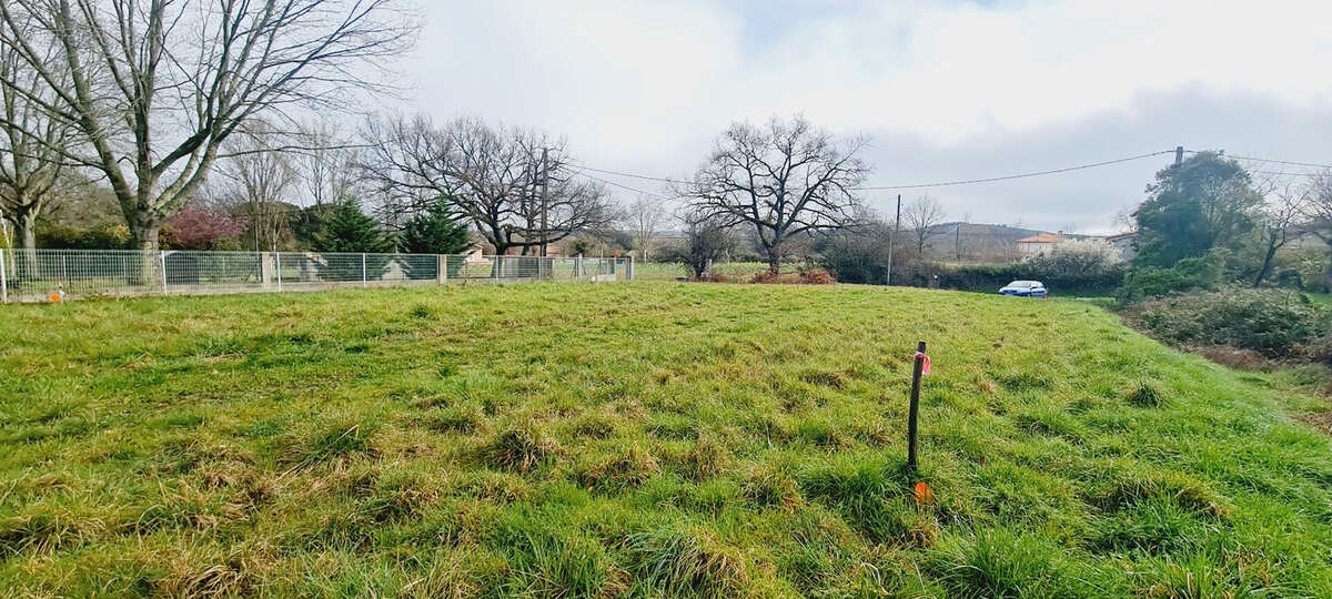 Terrain 645m²  viabilisation en bordure - photo 3
