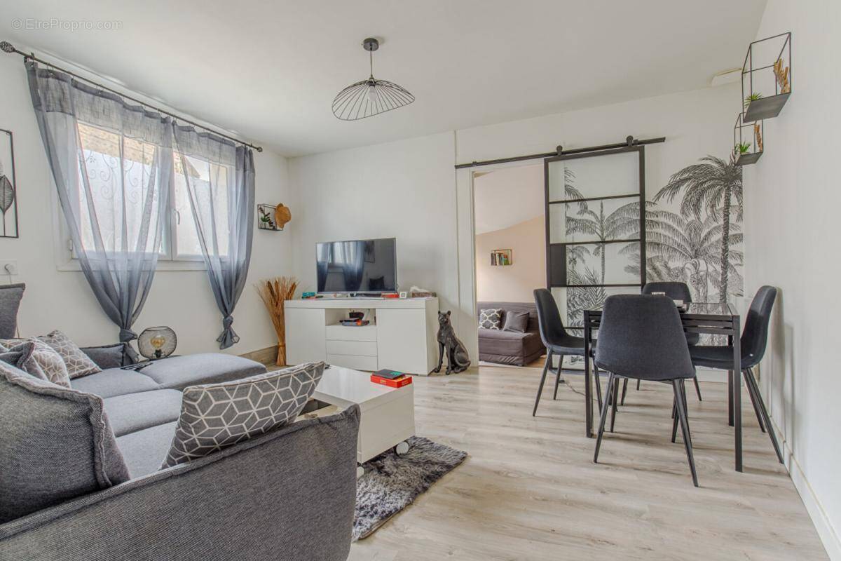 Maison à OINVILLE-SUR-MONTCIENT