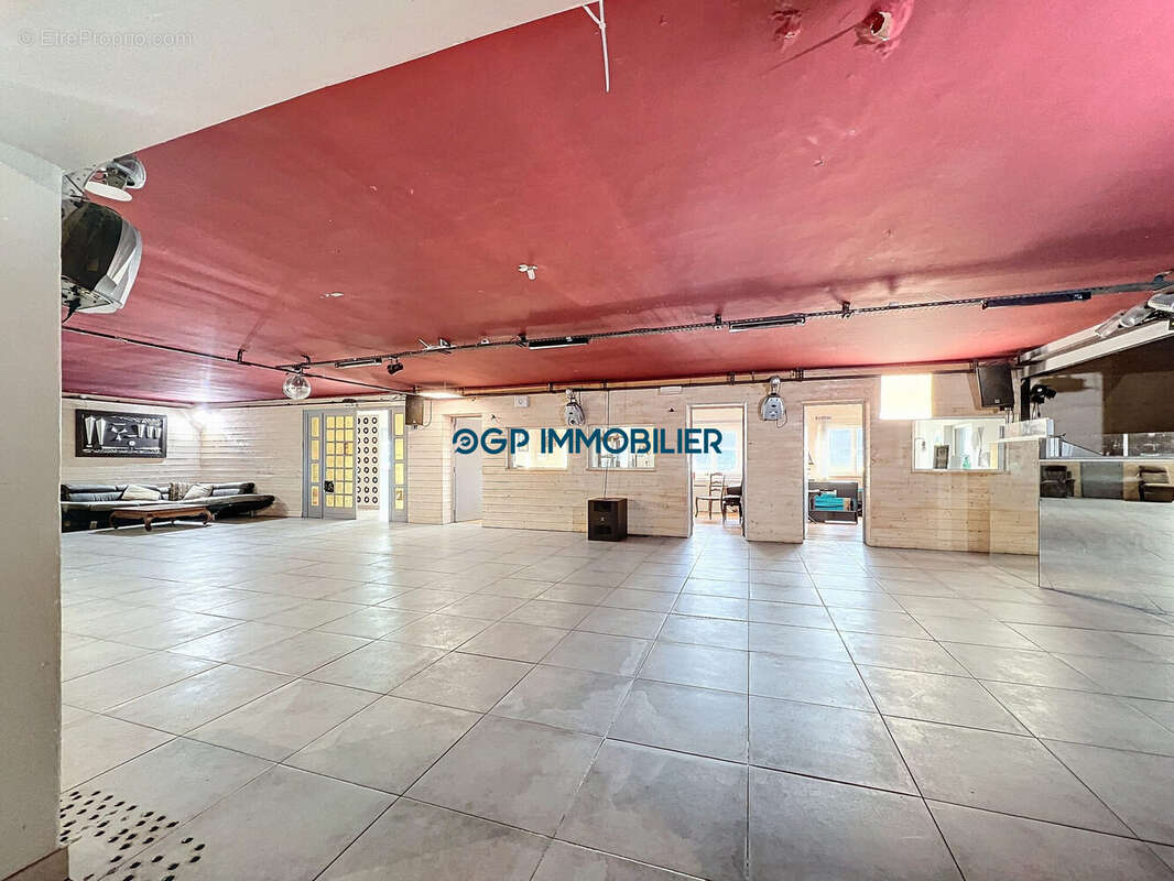 Commerce à BUZET-SUR-TARN