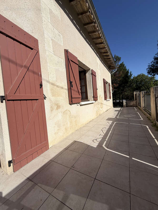 Maison à LA ROCHE-CHALAIS