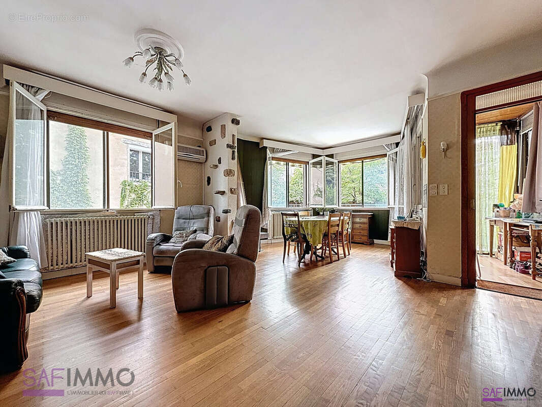 Appartement à OULLINS