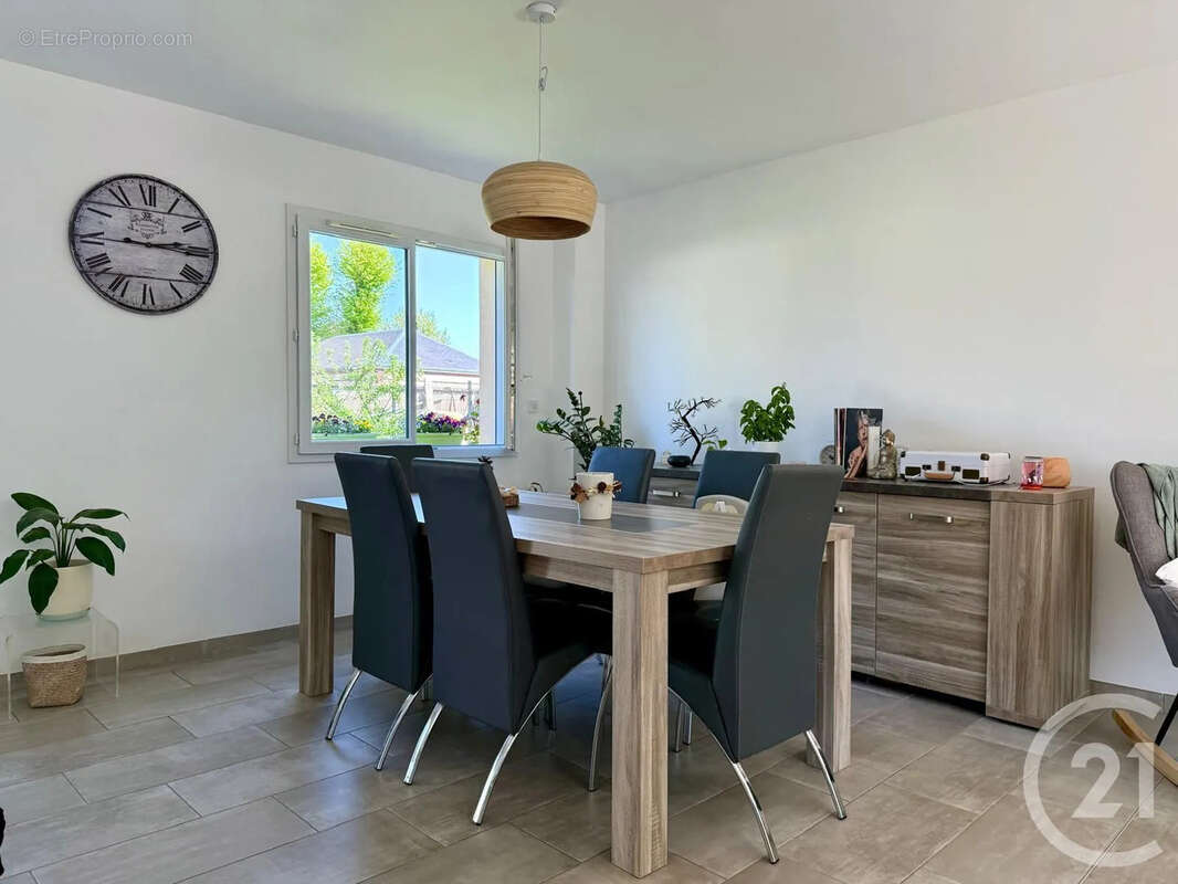 Maison à SOREL-MOUSSEL