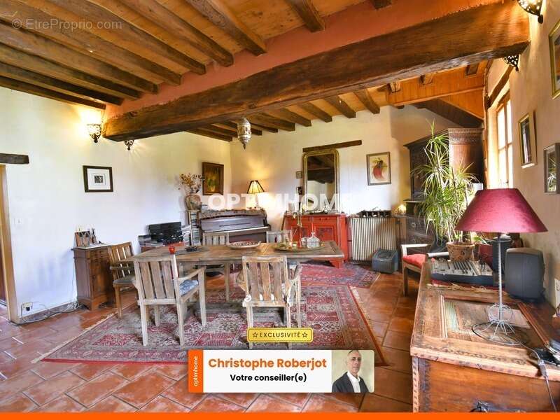 Maison à LONGEPIERRE