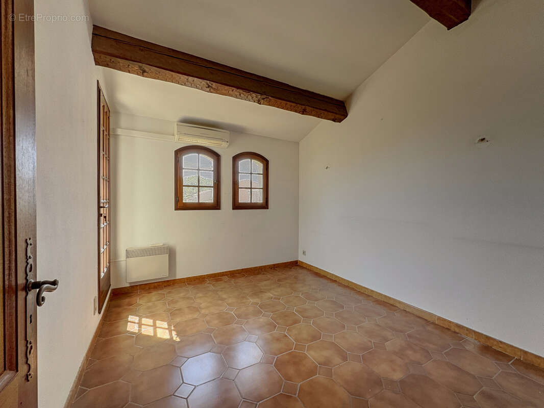 Villa T4 de 96 m2 hab. avec garage sur 349 m2 de terrain à pied du port du Brusc - photo 15
