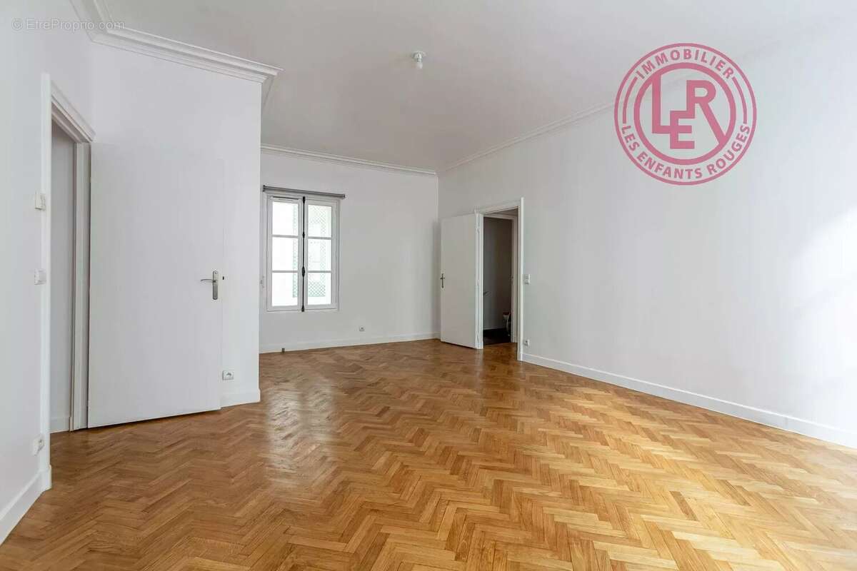 Appartement à PARIS-3E