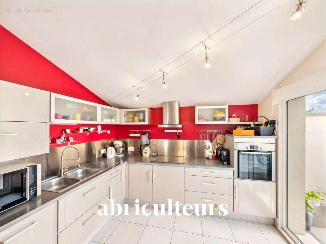 Maison à MORTAGNE-SUR-GIRONDE