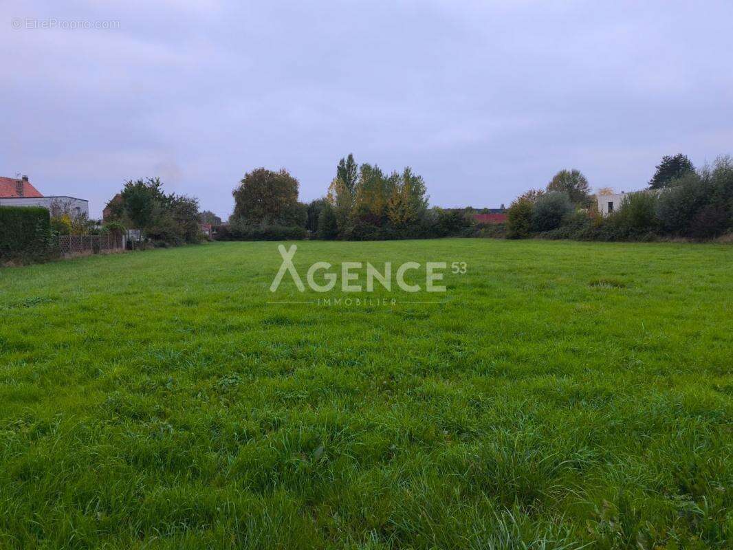 Terrain à AIRE-SUR-LA-LYS
