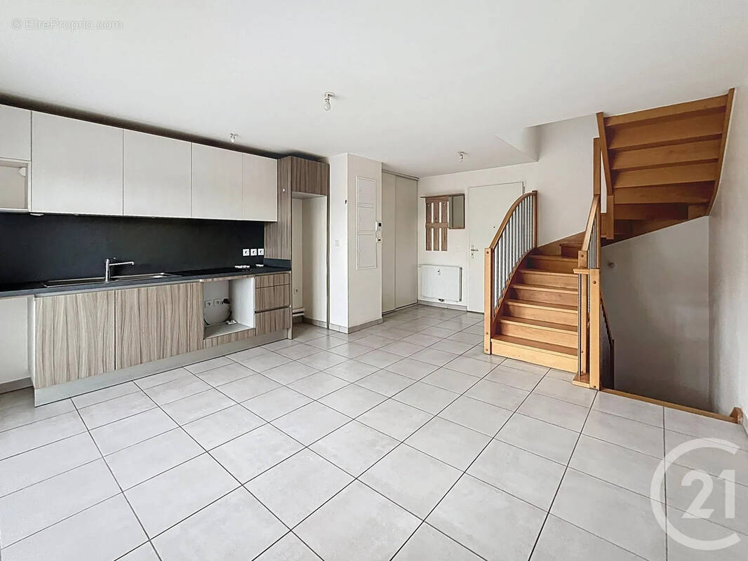 Appartement à BRIE-COMTE-ROBERT