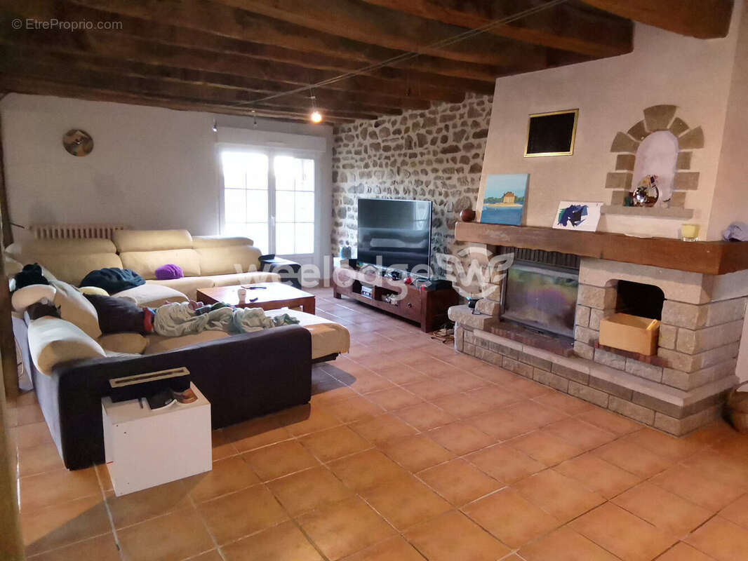 Maison à SAINT-AGNANT-DE-VERSILLAT