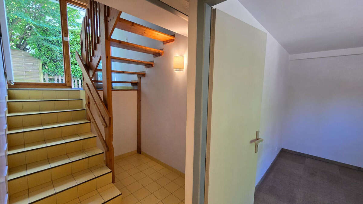 Maison à CHALLES-LES-EAUX