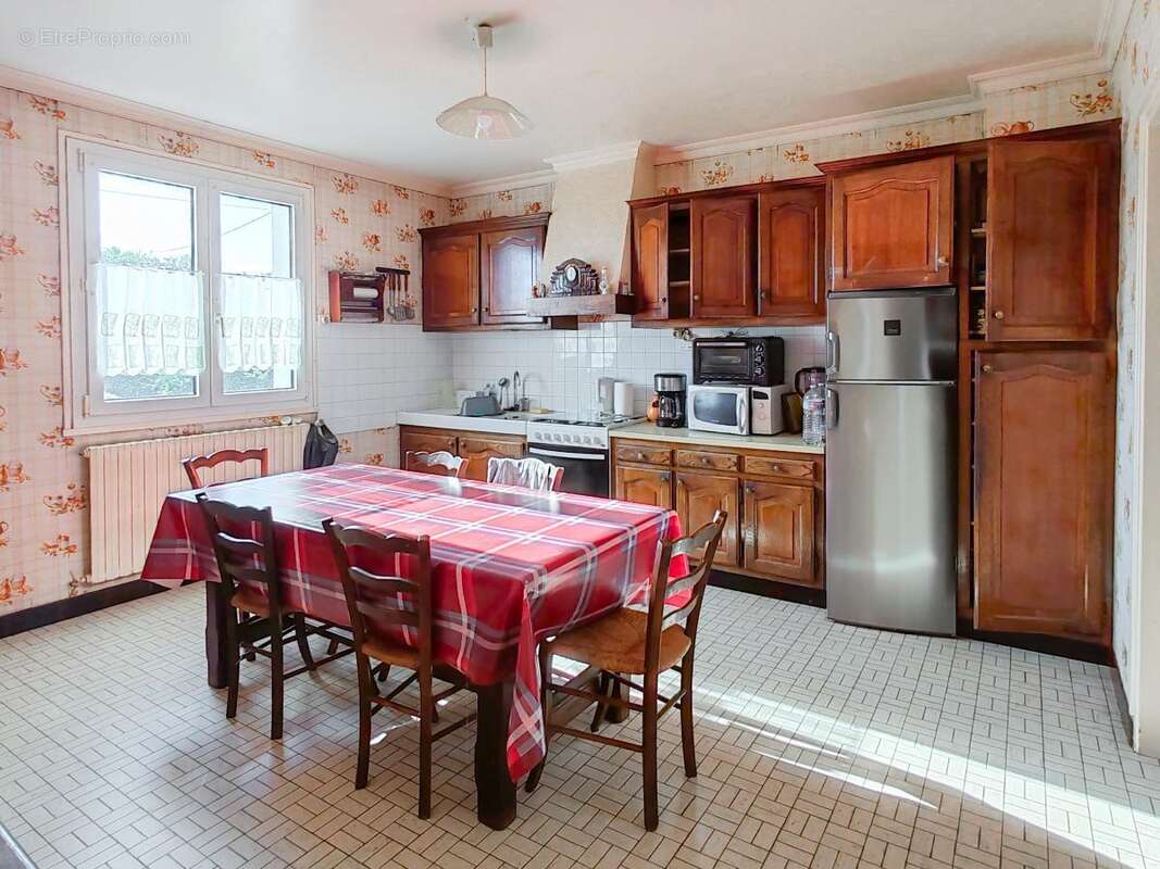 Maison à SAINT-MARTIN-DES-CHAMPS