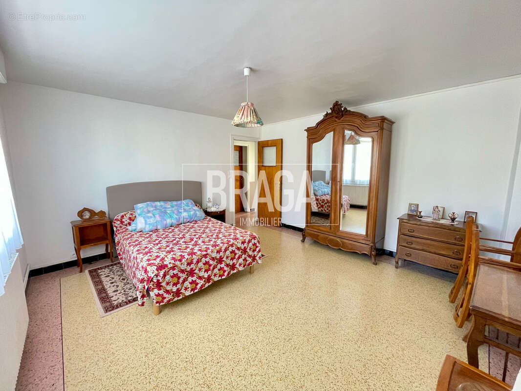 Le portel centre maison familiale a vendre 150m2 4 chambres jardin 5 garages - photo 7