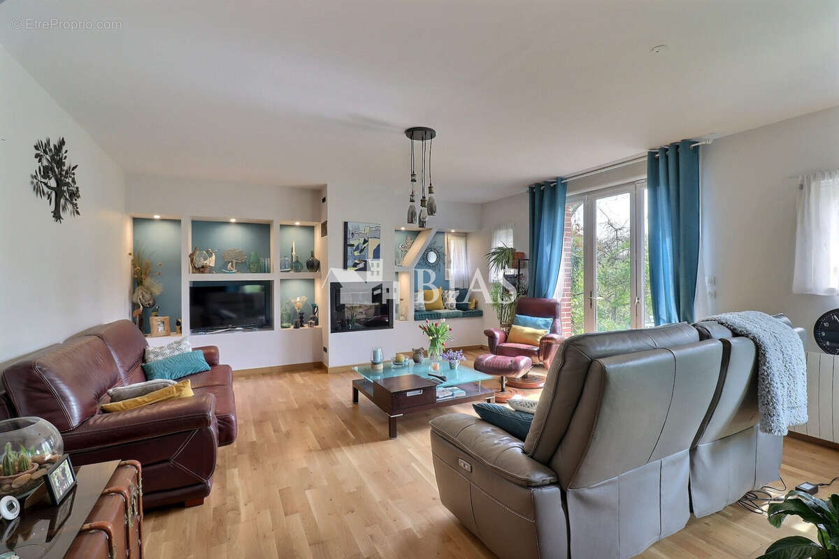 Maison à EQUEMAUVILLE