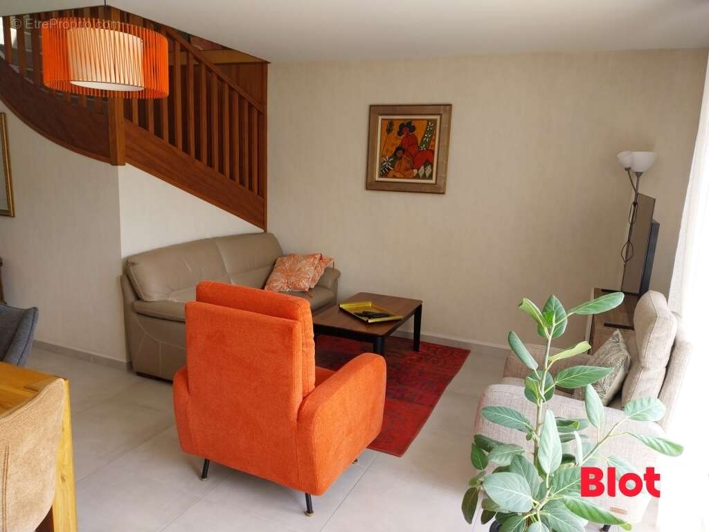 Maison à SAINT-JACQUES-DE-LA-LANDE