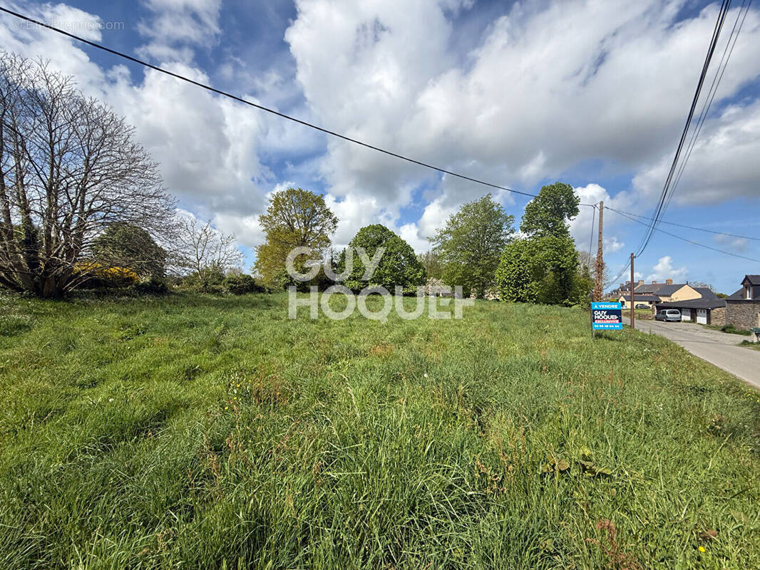 Terrain à SAINT-MARCAN