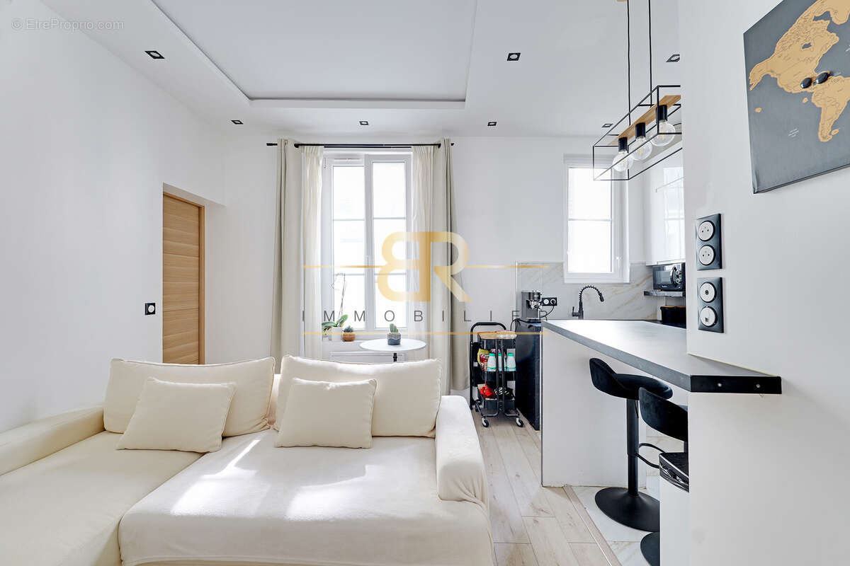 T3 rénové de 42 m2   calme   belle hauteur sous plafond   proche commerces et transports - photo 2