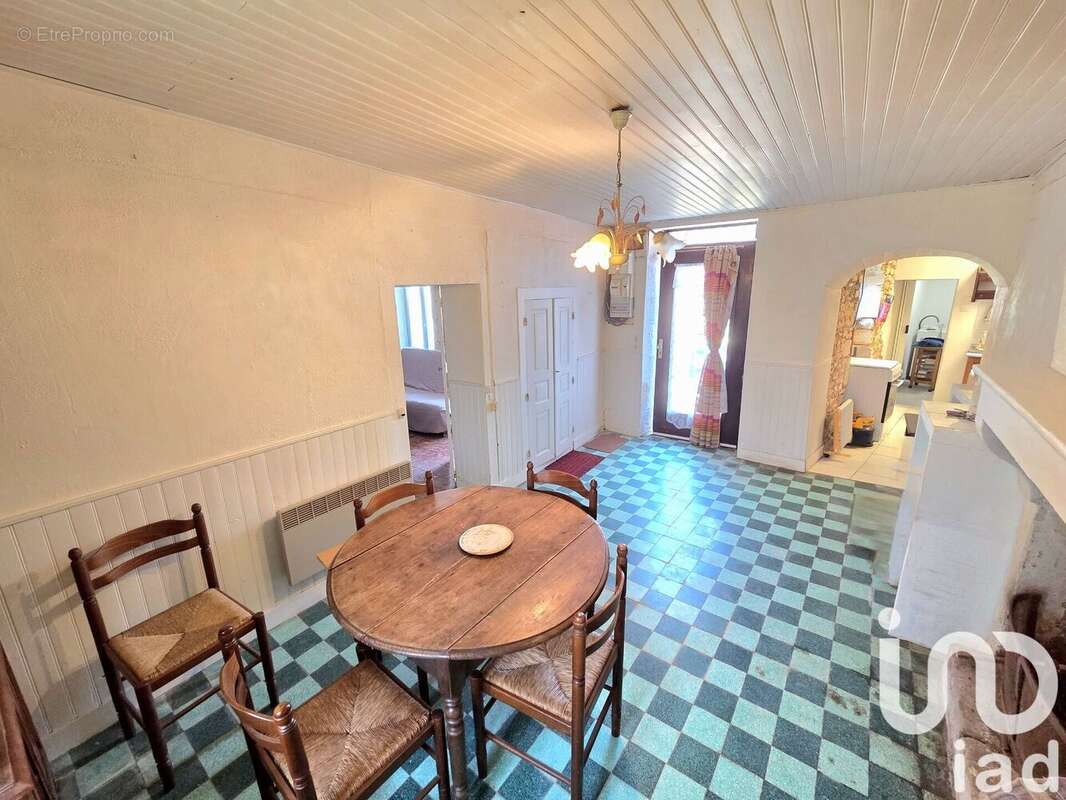 Photo 2 - Maison à SAINT-HILAIRE-SUR-BENAIZE