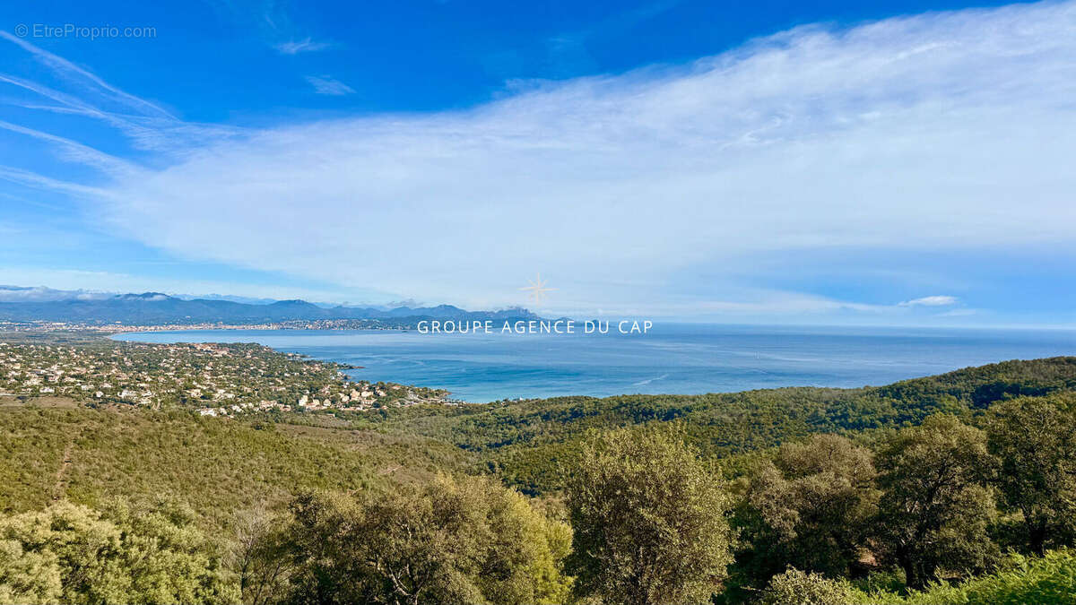 Maison à LES ISSAMBRES