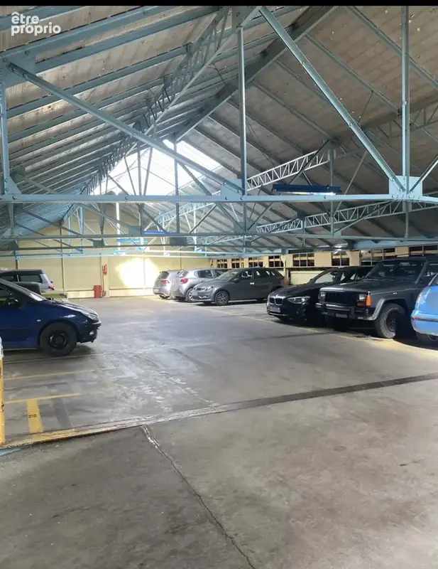 Places de parking et box de stockage - photo 2