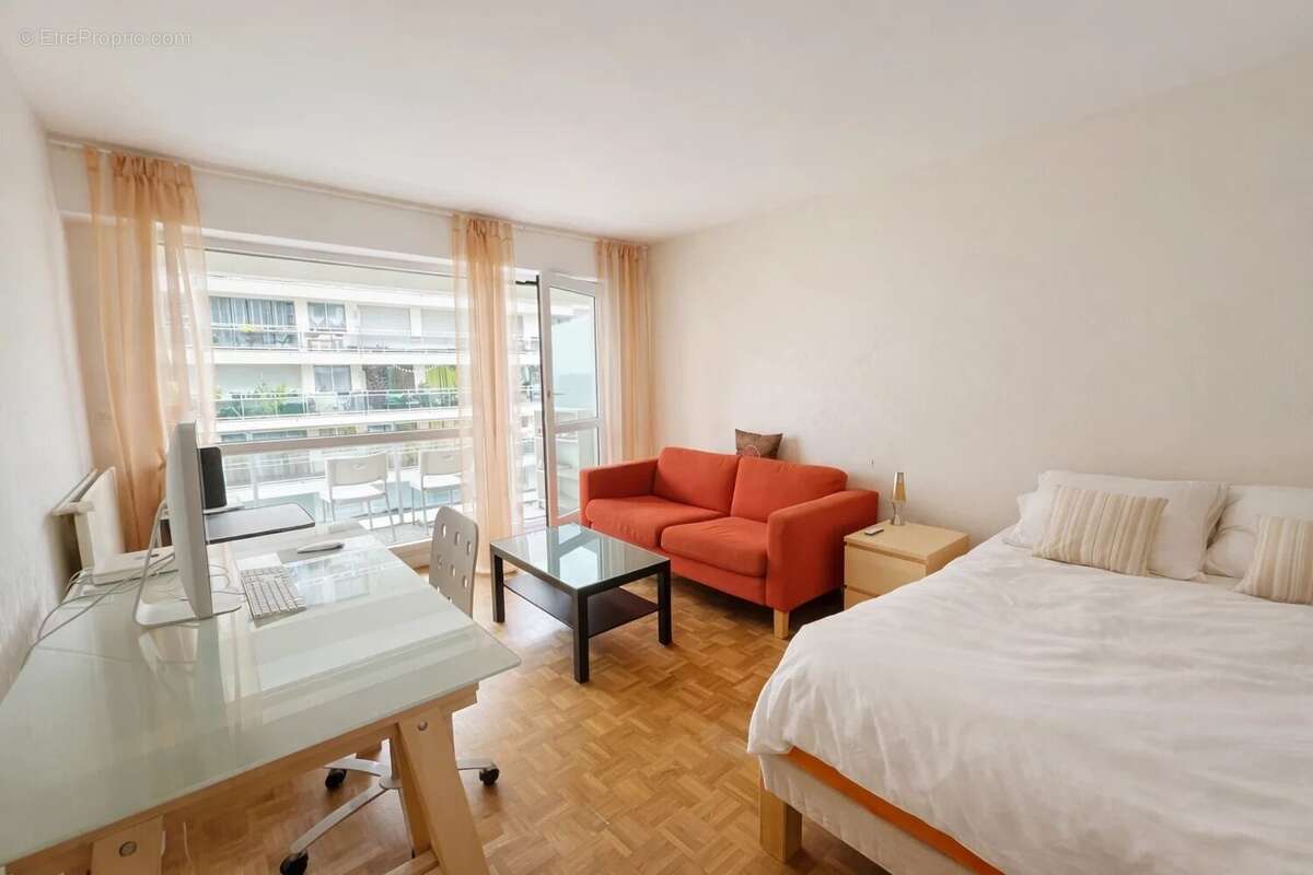 Appartement à PARIS-20E