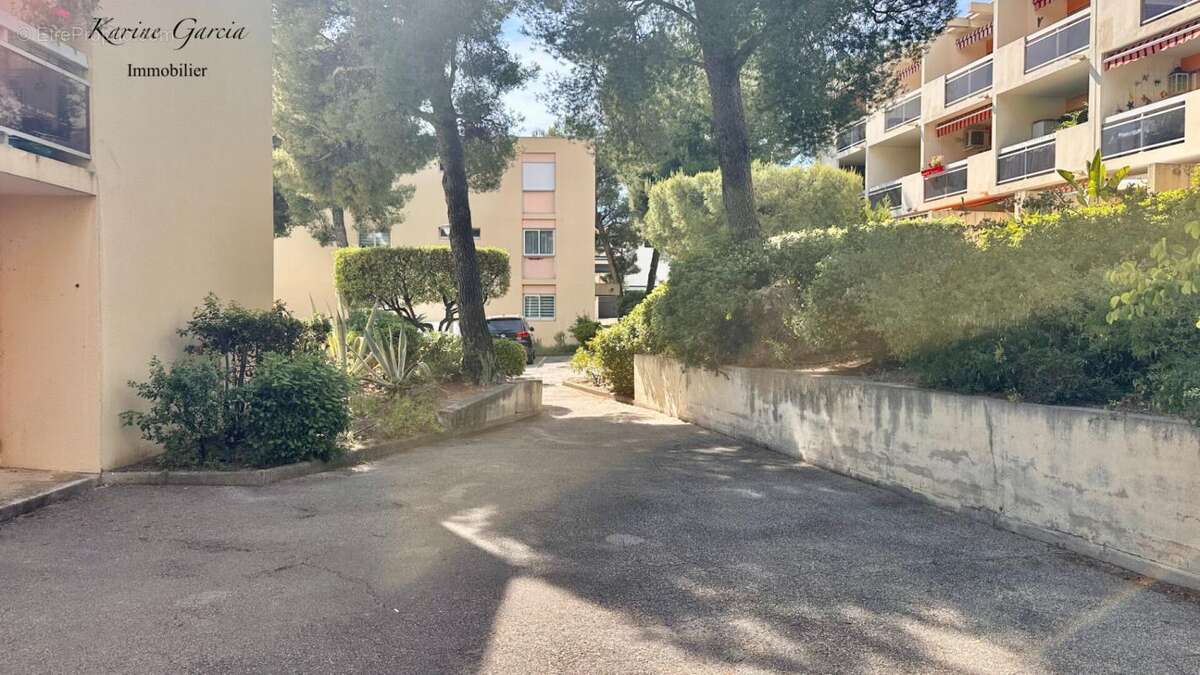 Bandol - proximite centre ville et commerces - studio 24 m² - parking privatif - photo 10
