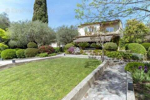 Maison à MOUGINS