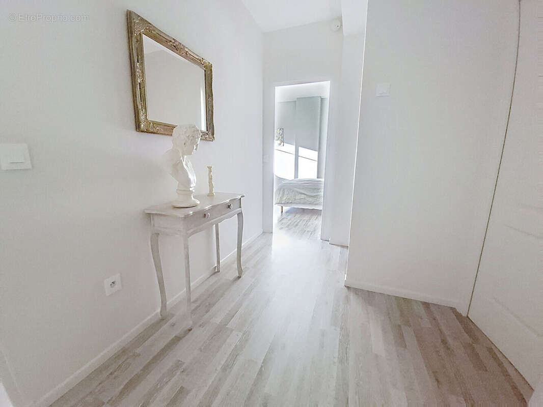 Maison à VILLENEUVE-LE-COMTE