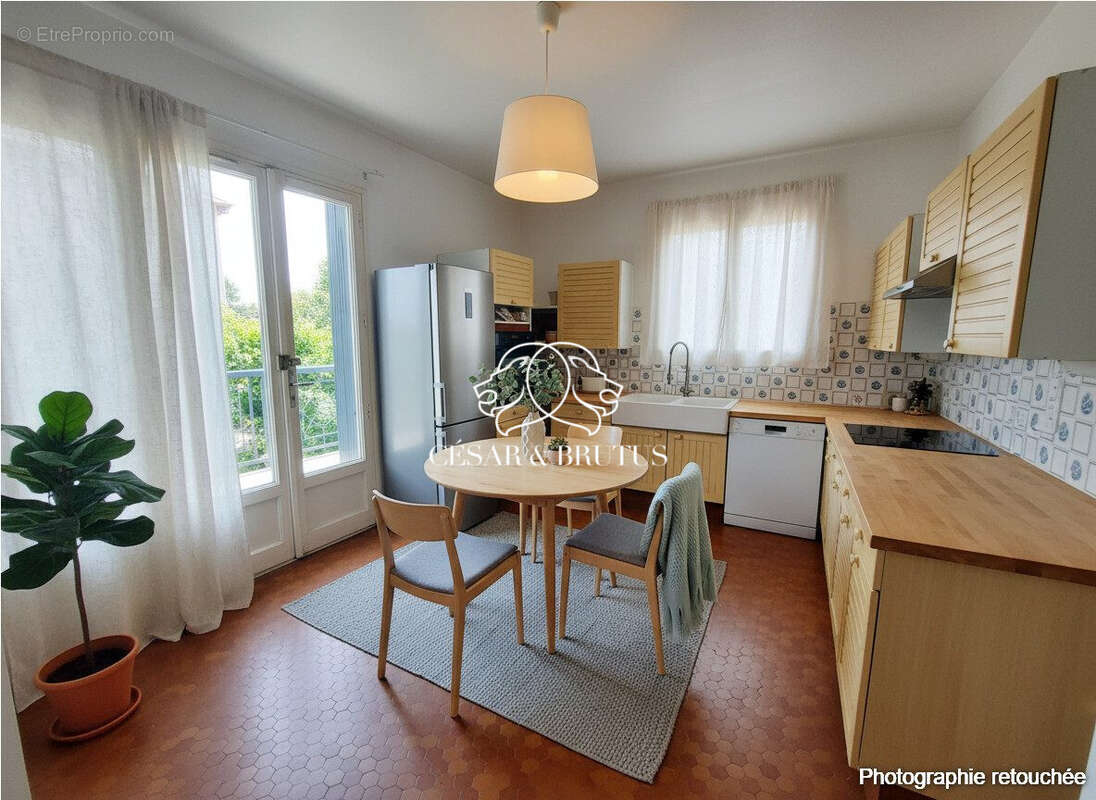 Maison 130 m² à Decines-Charpieu  - photo 7