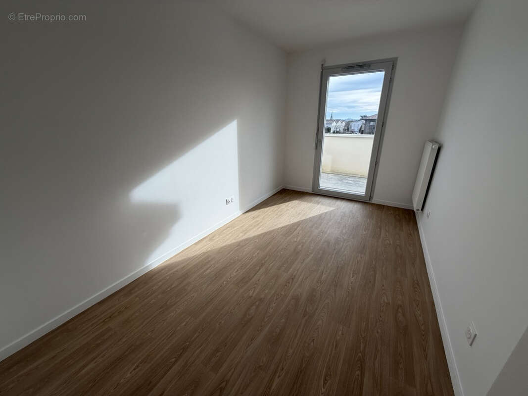 Appartement à TOULENNE