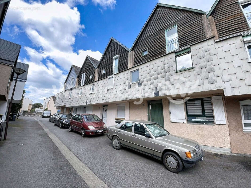 Maison 98 m² à Jouy-Le-Moutier  - photo 4