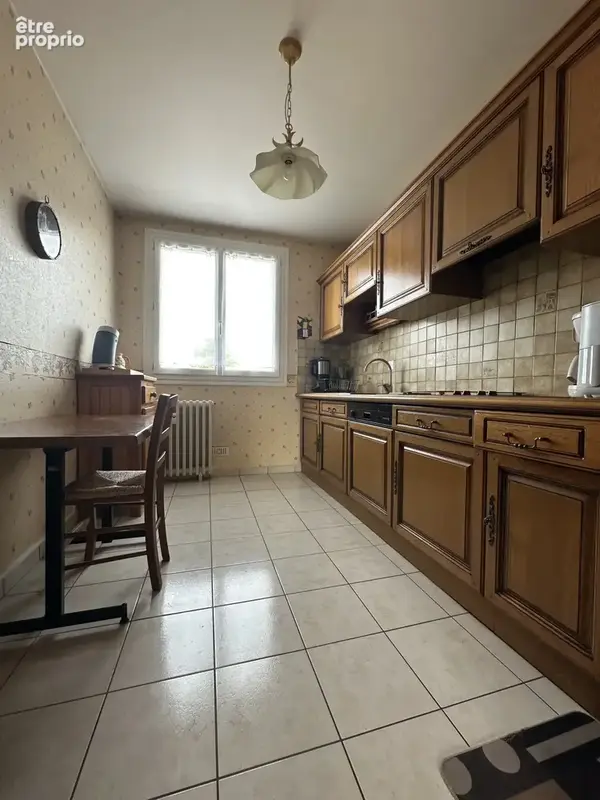 Agréable appartement avec balcon et garage à Arpajon sur Cère - photo 7