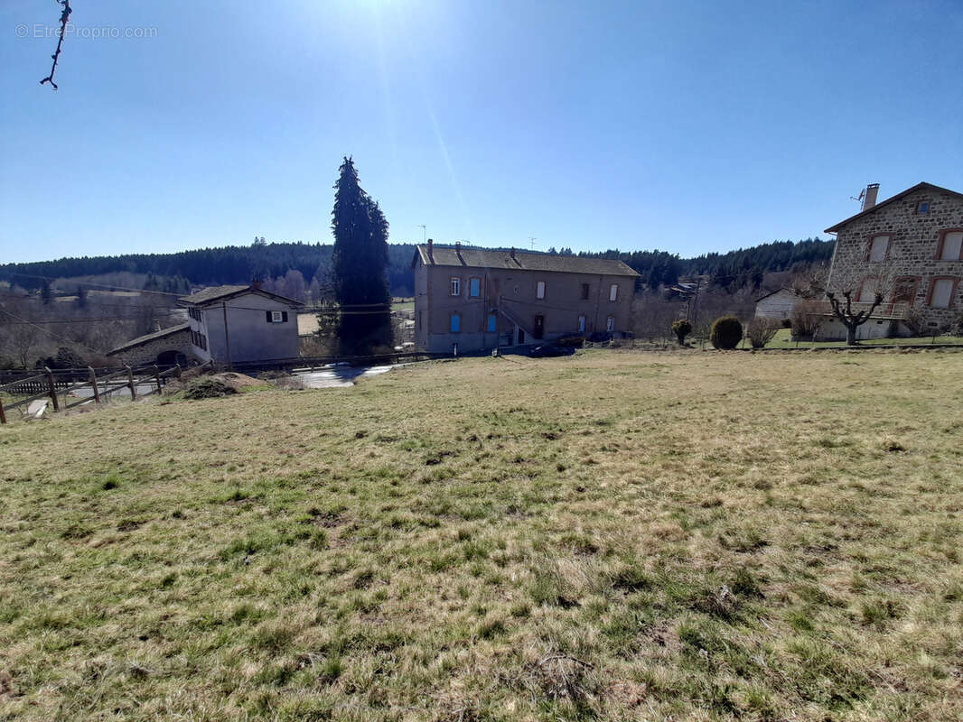 Terrain à ESTIVAREILLES