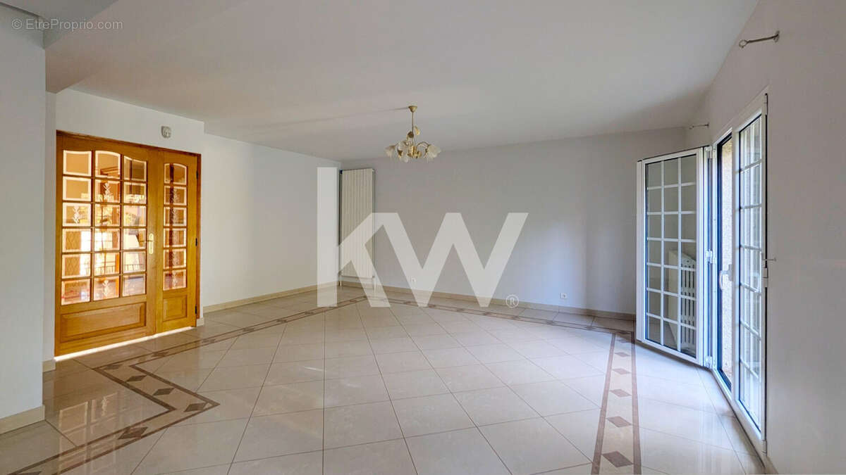 Maison 139 m² à Saint-Gratien  - photo 5