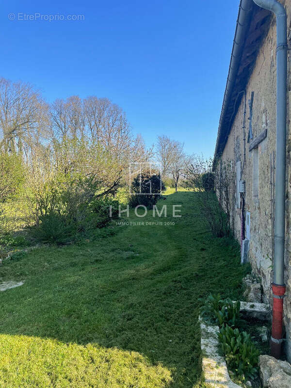 Maison à PRECIGNE