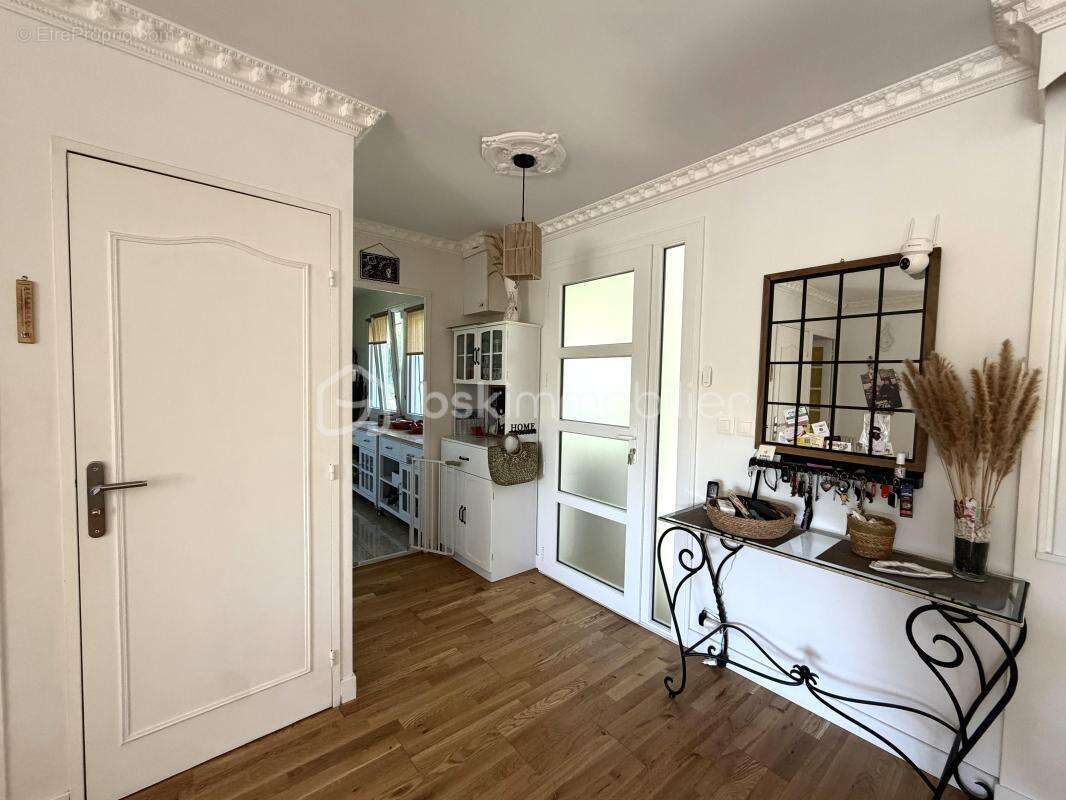 Maison familiale avec sous-sol, 4 chambres , dépendance et bois - photo 10