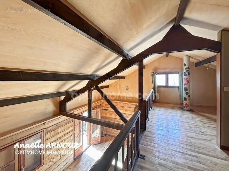 Chalet bois à fort potentiel à rénover au coeur du village d'Orcières - photo 8