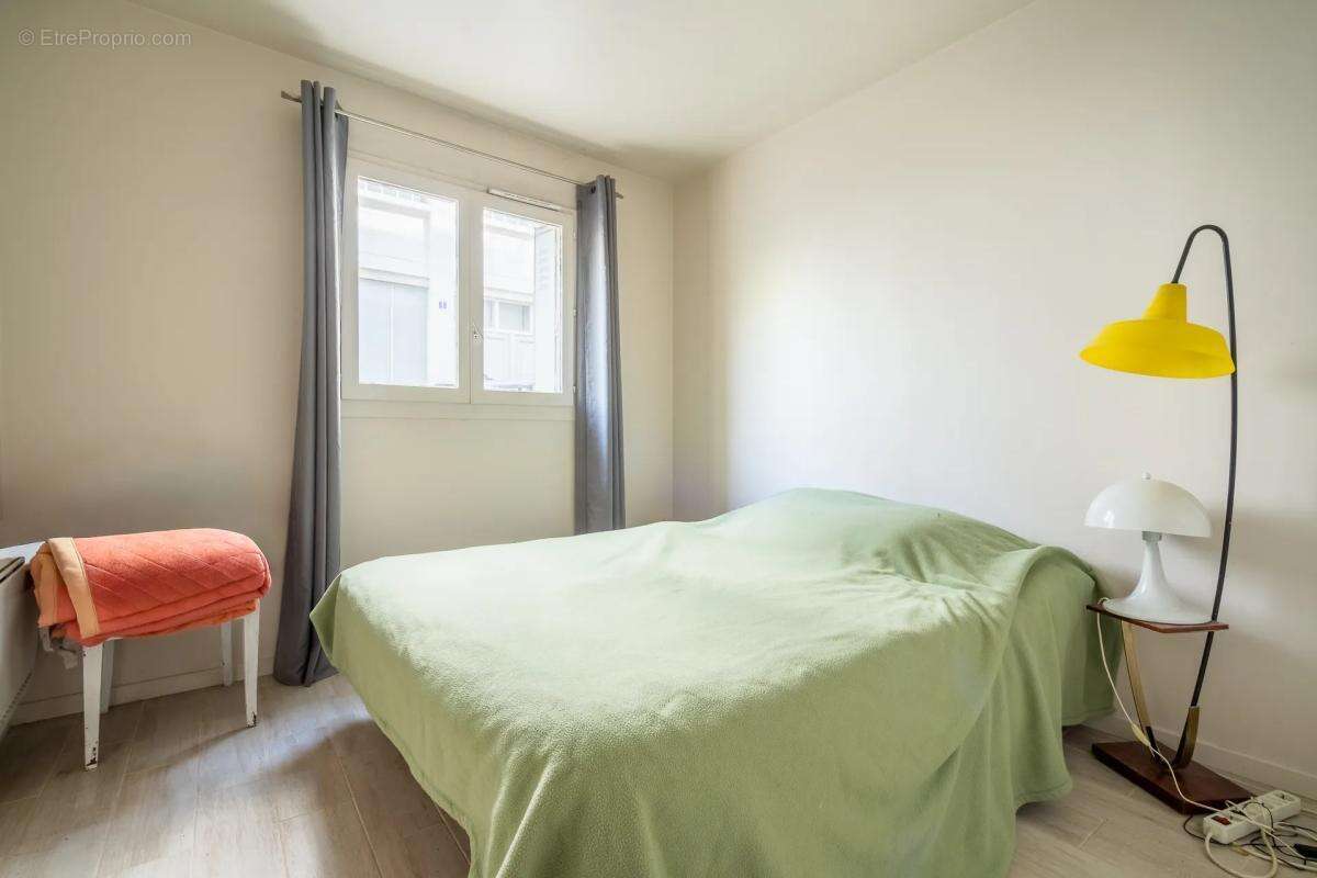 Appartement à PARIS-14E