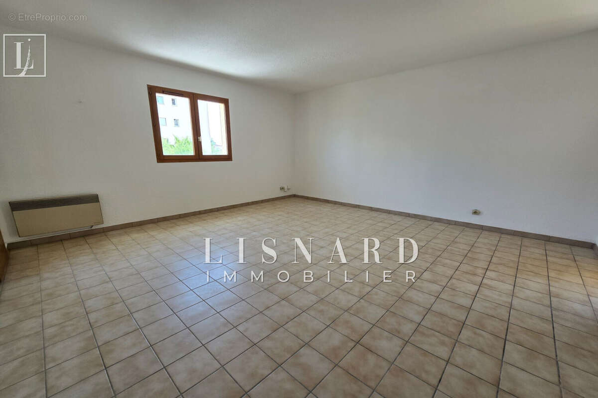 Appartement 63 m² à Frejus  - photo 2