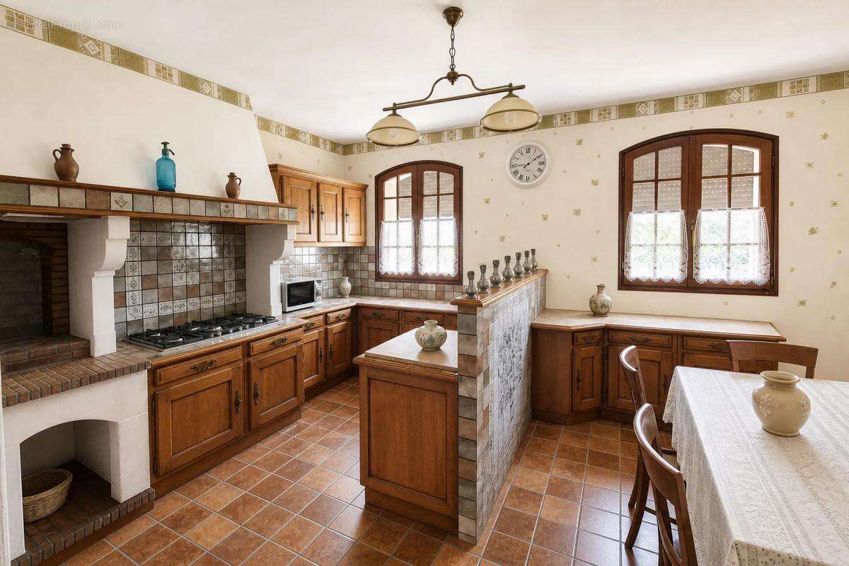 Maison à ETAGNAC