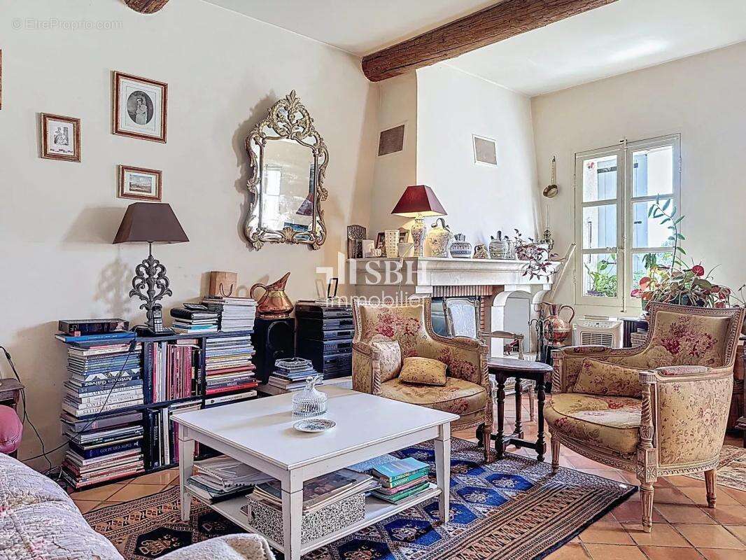 Maison à SAUMANE-DE-VAUCLUSE