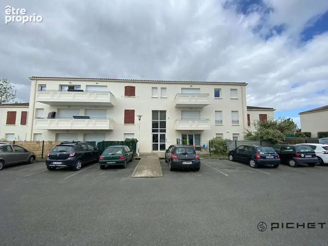 BLAYE T2 avec balcon et 1 parking privatif - photo 1