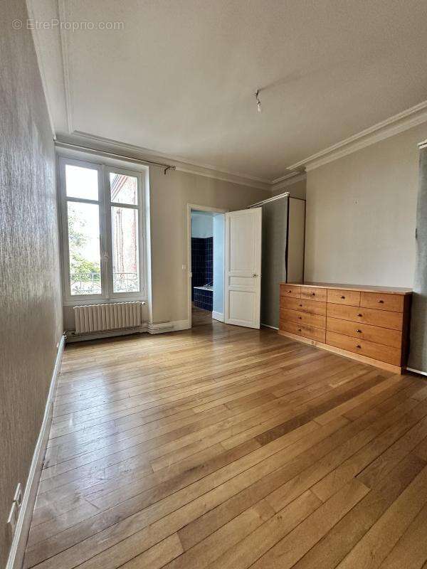 Maison à FLEURY-LES-AUBRAIS