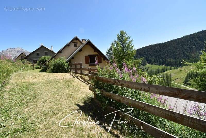 Maison à LA SALLE-LES-ALPES