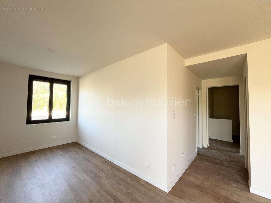 Appartement à SAINT-DIDIER-DE-FORMANS